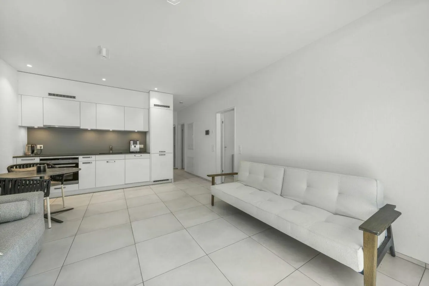 Appartement de jardin moderne, presque neuf, avec grande terrasse, à proximité immédiate du lac et de la gare - Photo 10 sur 30