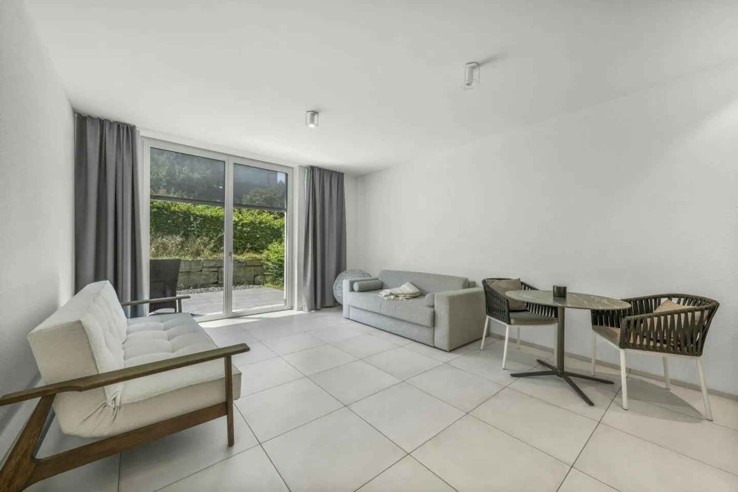 Appartement de jardin moderne, presque neuf, avec grande terrasse, à proximité immédiate du lac et de la gare - Photo 11 sur 30