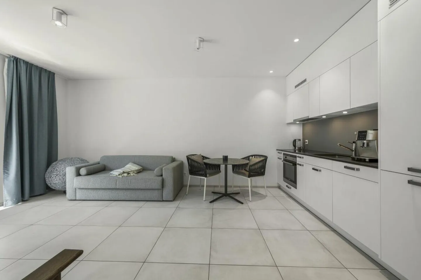 Appartement de jardin moderne, presque neuf, avec grande terrasse, à proximité immédiate du lac et de la gare - Photo 12 sur 30