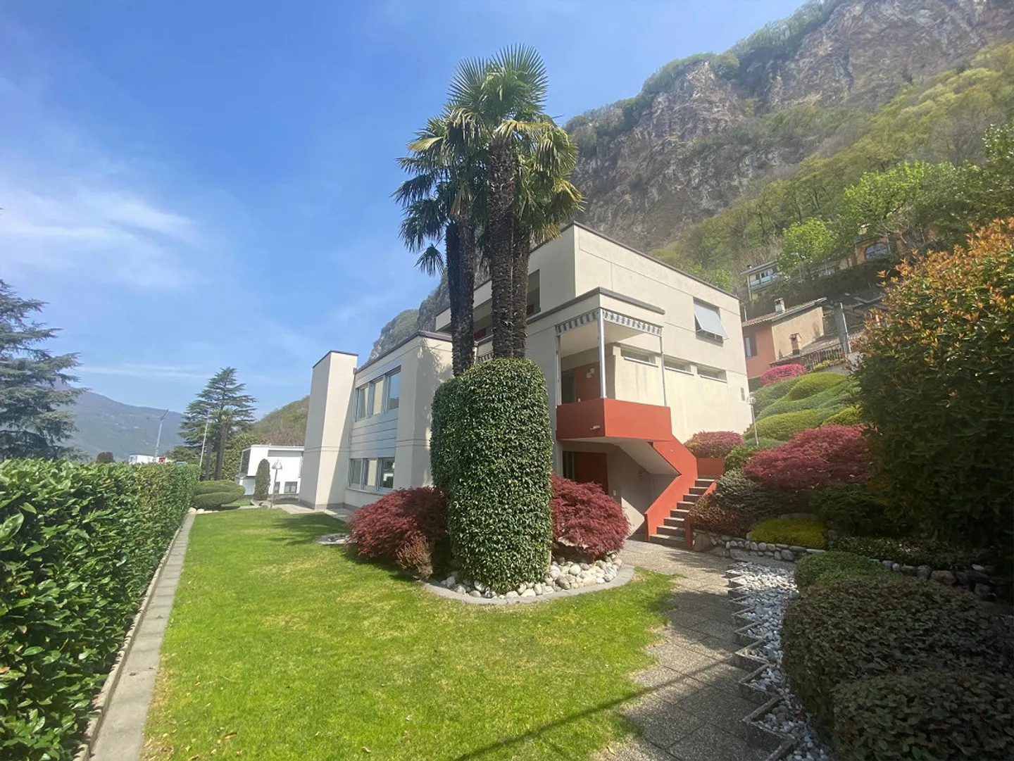 Mendrisio, Villa with large garden - Photo 1 of 18