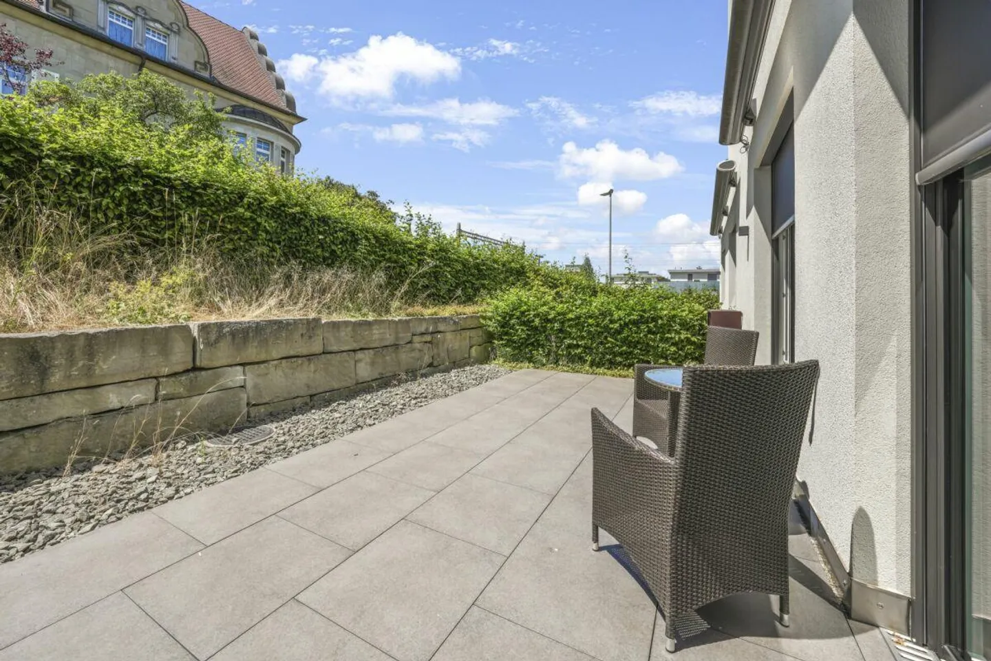 Appartement de jardin moderne, presque neuf, avec grande terrasse, à proximité immédiate du lac et de la gare - Photo 20 sur 30