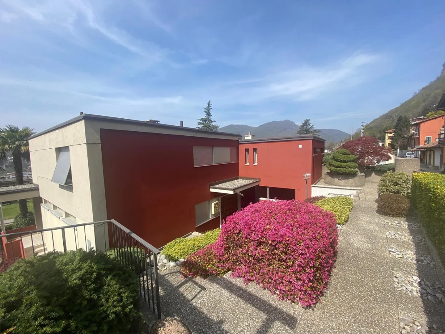 Mendrisio, Villa with large garden - Photo 4 of 18