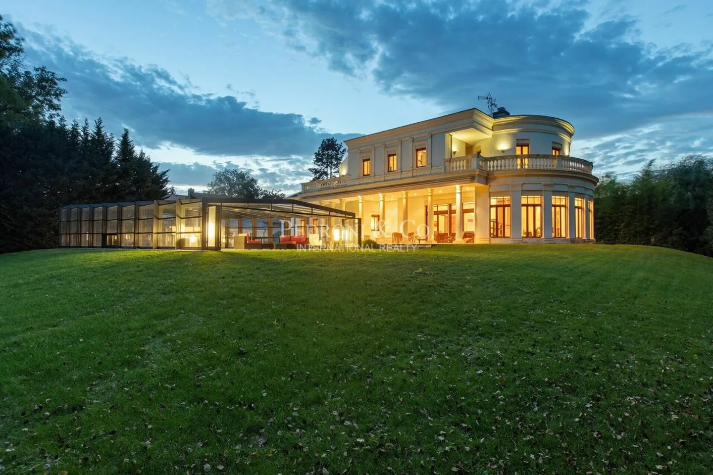 Single house for sale - Photo 1 of 16