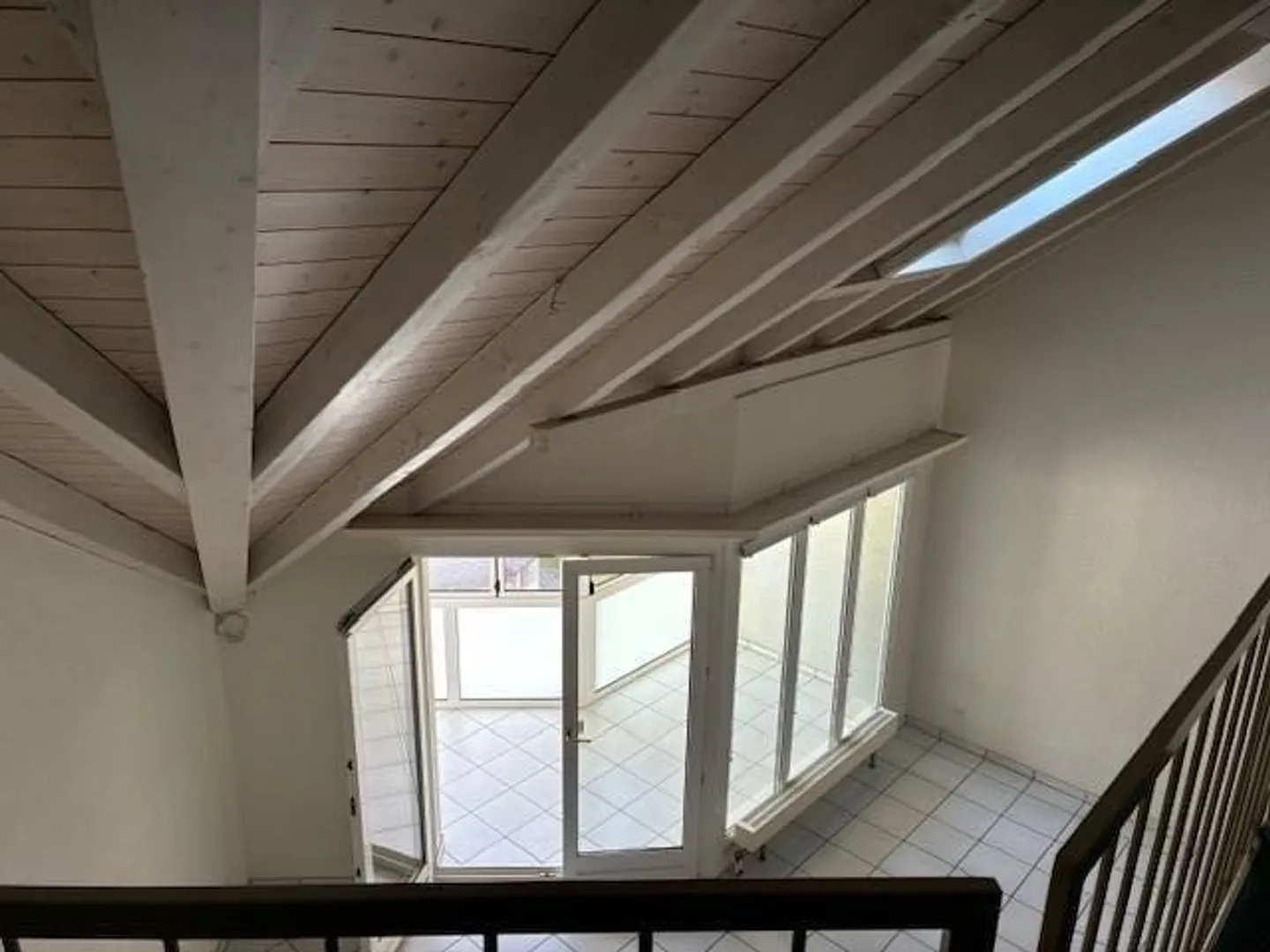 Bella, luminosa appartamento di 2,5 stanze con grande galleria - Foto 13 di 15