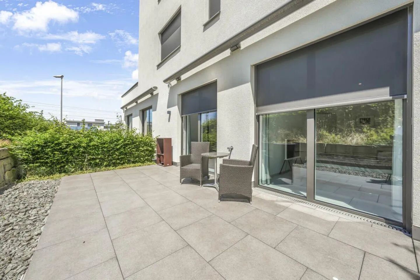 Appartement de jardin moderne, presque neuf, avec grande terrasse, à proximité immédiate du lac et de la gare - Photo 21 sur 30