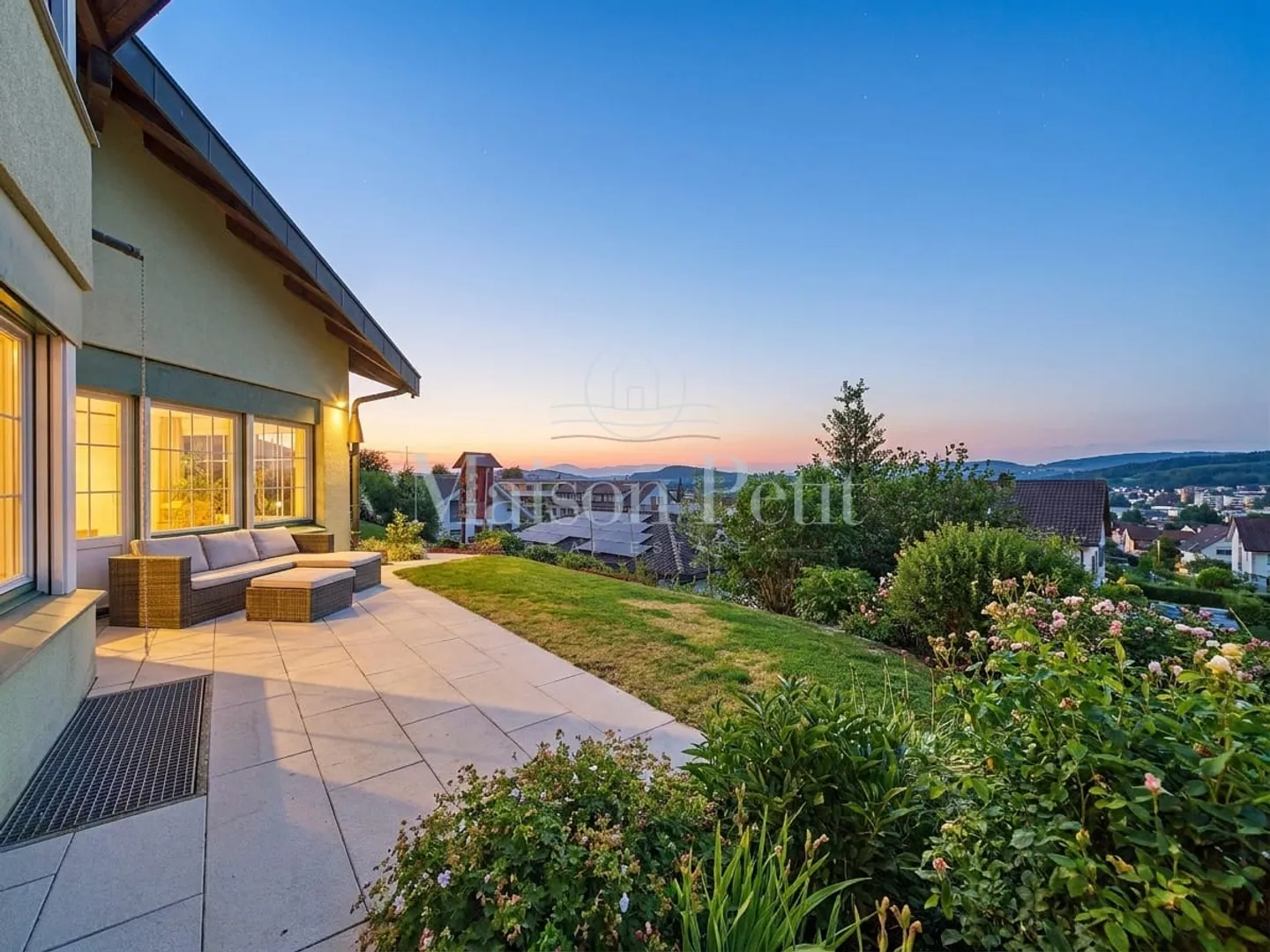 Maison familiale spacieuse avec vue sur la montagne - Photo 3 sur 12