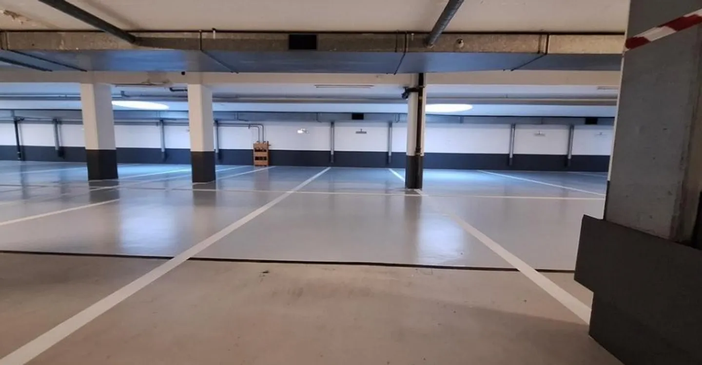 Innenparkplatz im Zentrum von Lausanne - Foto 1 von 2