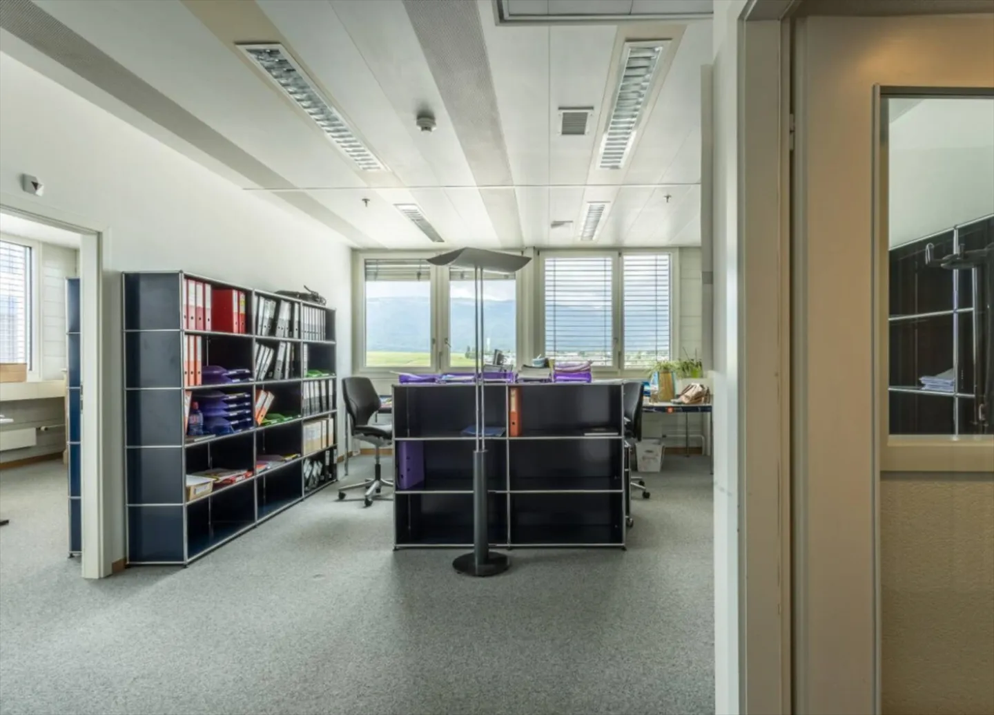 Bureau moderne à Meyrin - Photo 3 sur 5