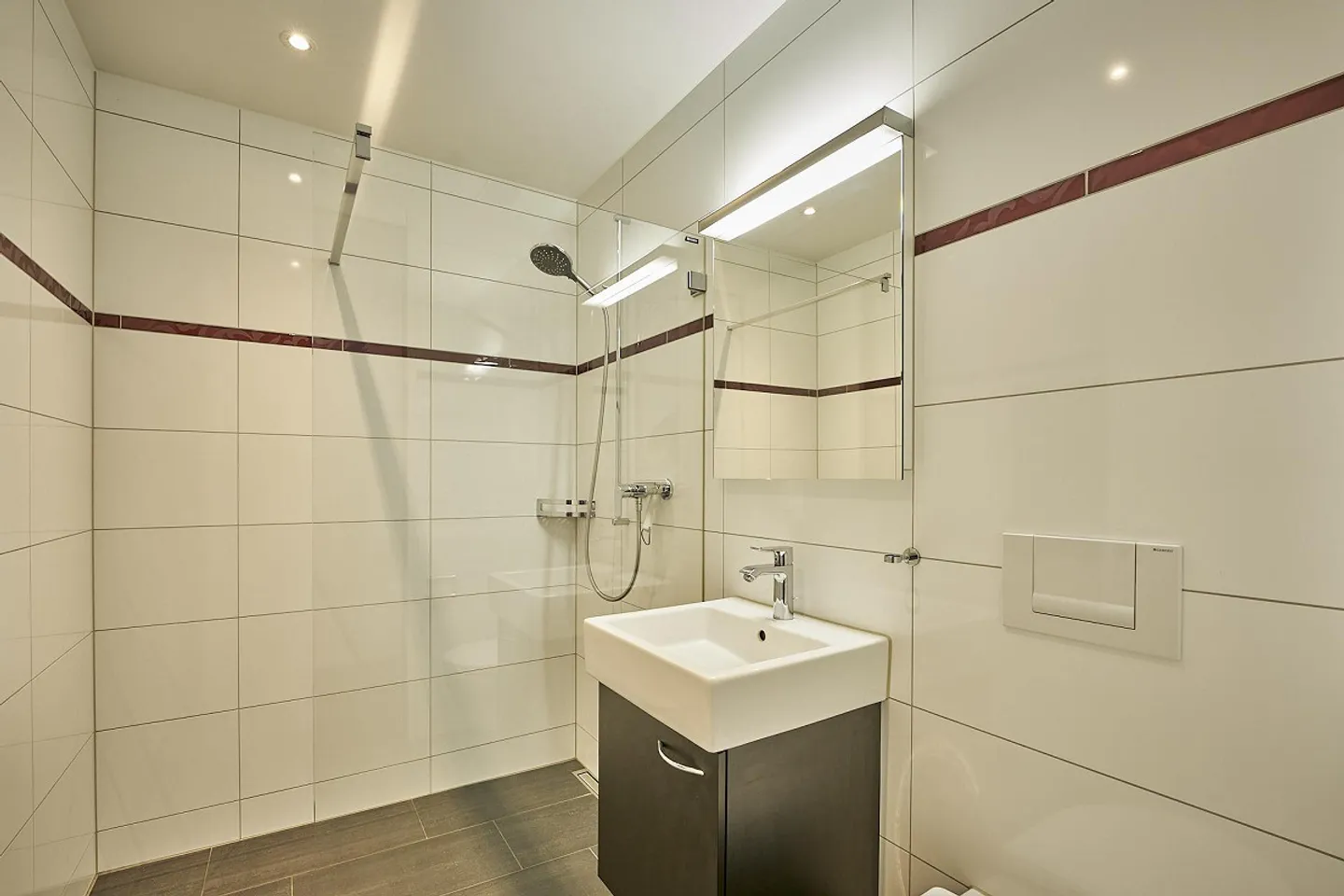 Appartement spacieux de 4,5 pièces dans un emplacement idéal - Photo 8 sur 12