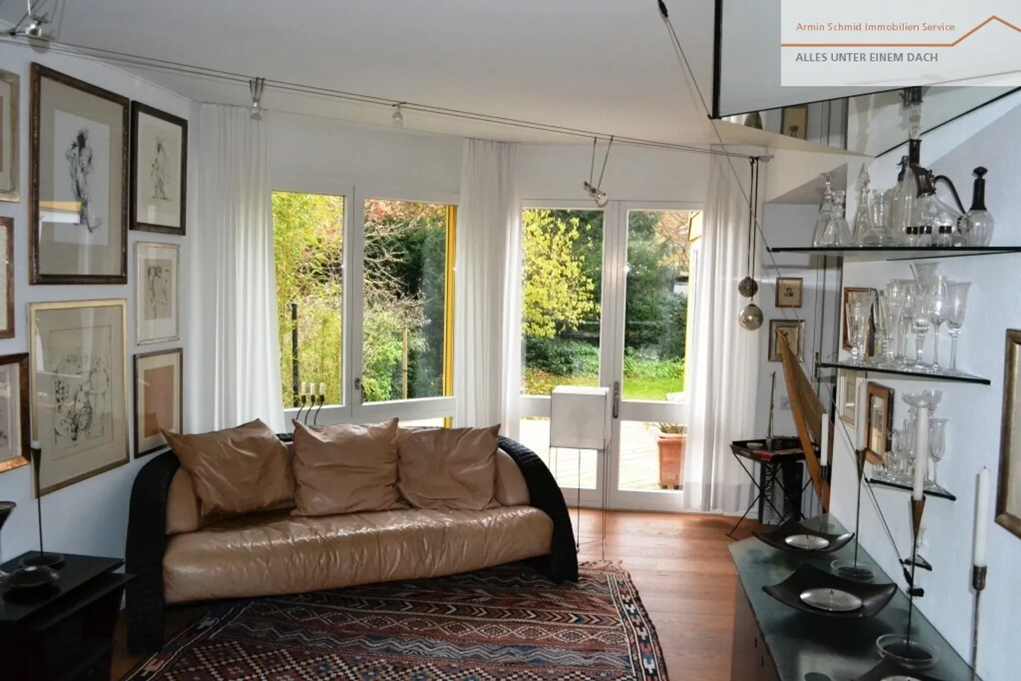 Charmantes Familienhaus mit Garten - Foto 3 von 17