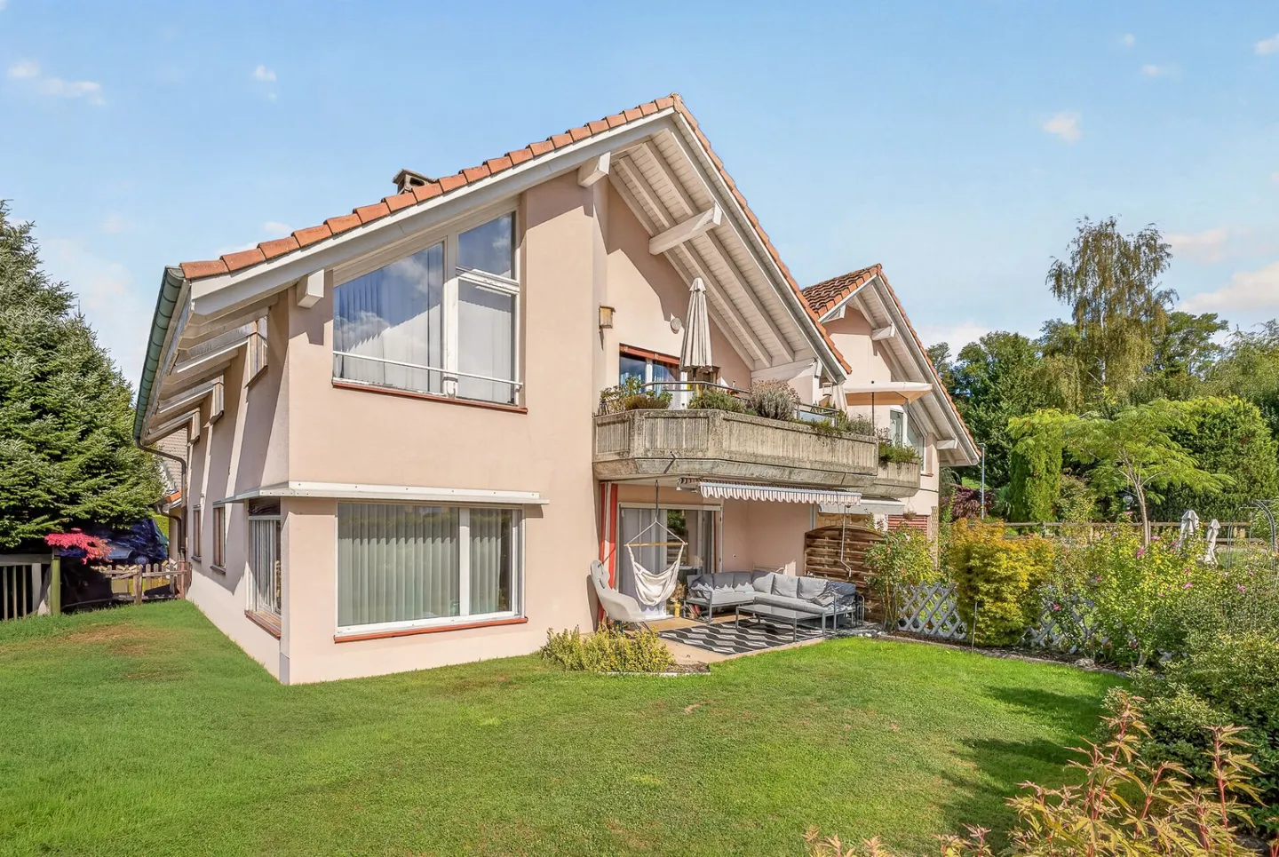 Apartment with garden in Promasens - Photo 1 of 6