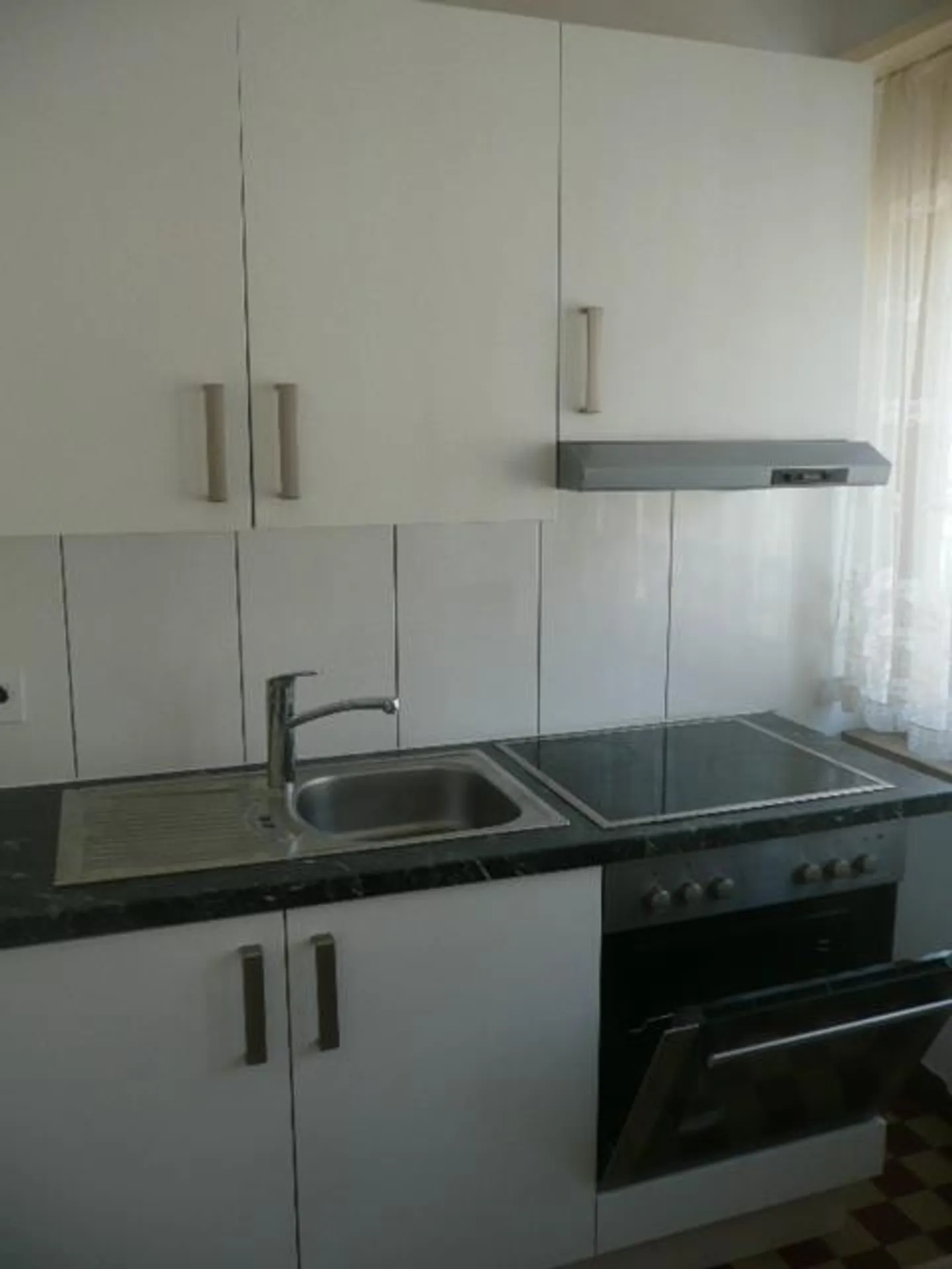 Furnished Studio Apartment Feldbergstrasse near the Rhine - Photo 1 of 7