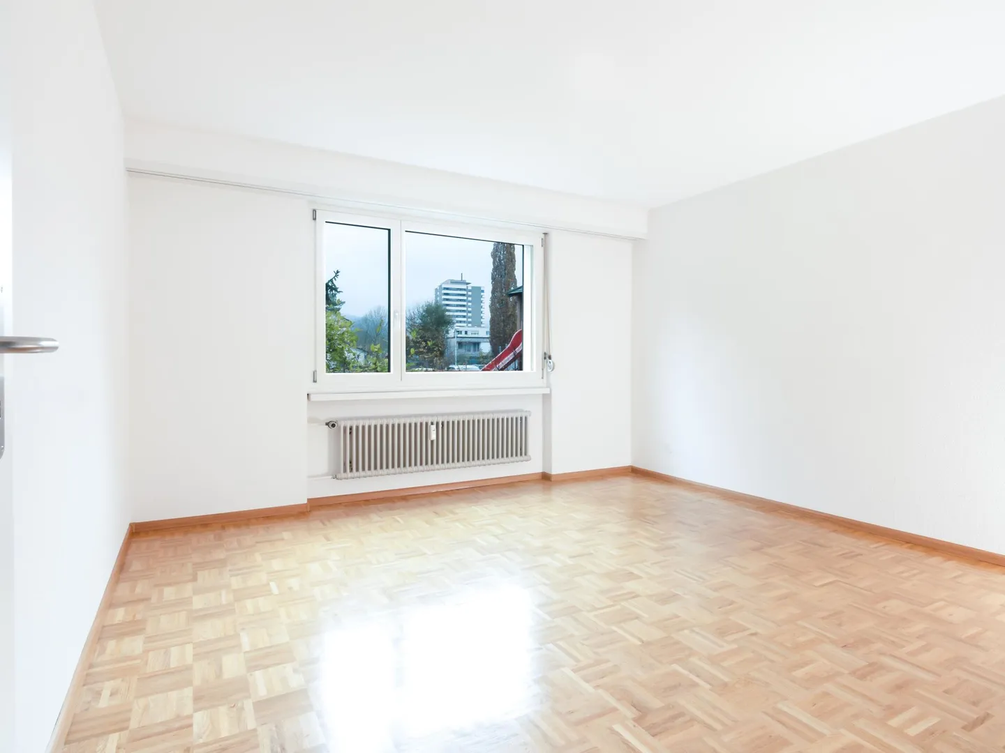 5.5-Zimmerwohnung mit Gartenschwimmbad - Foto 7 von 12