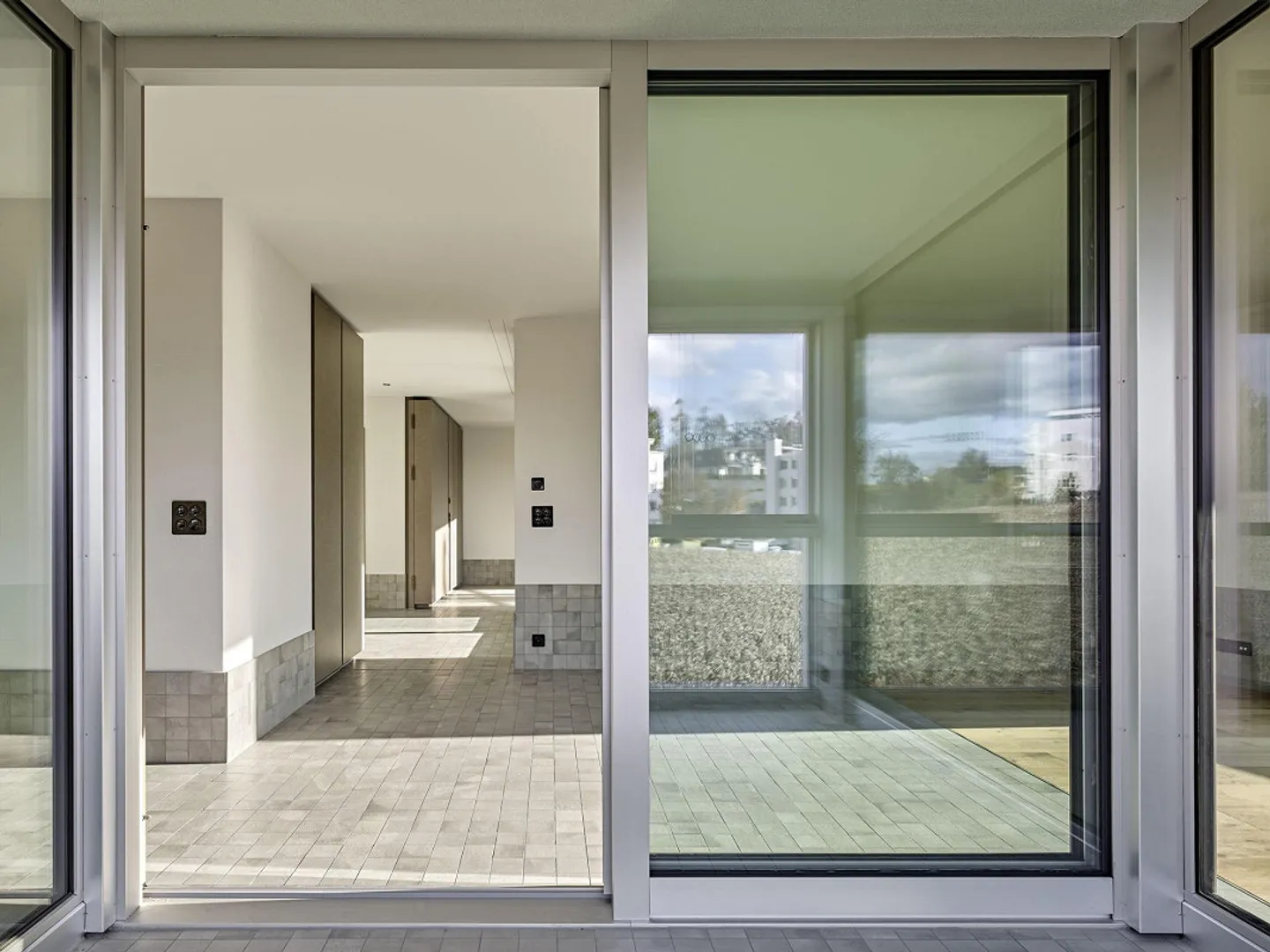 Appartement moderne 3.5 pièces à Kloten-Milan - Photo 3 sur 9