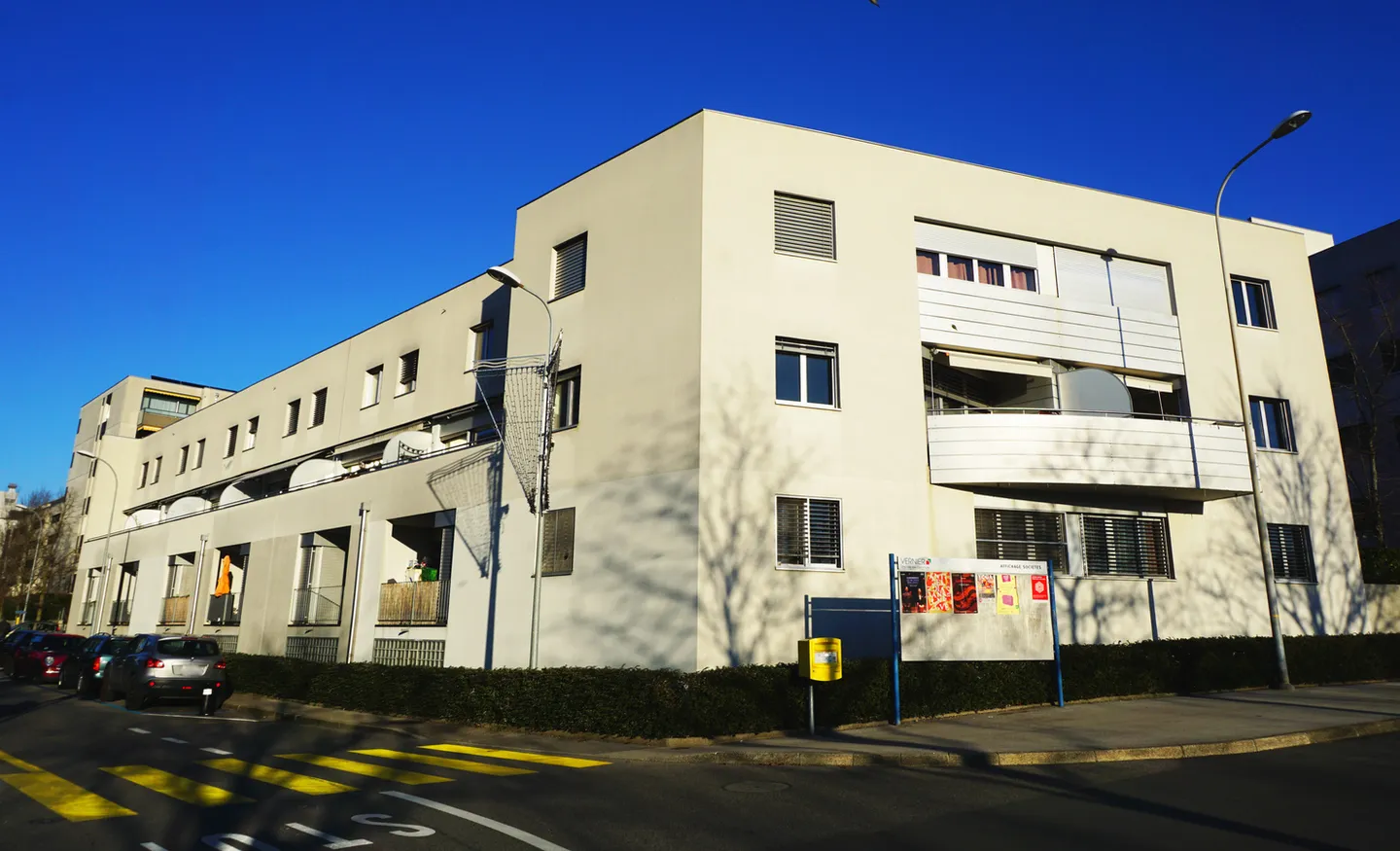 Place de parking motos. - Photo 1 sur 1