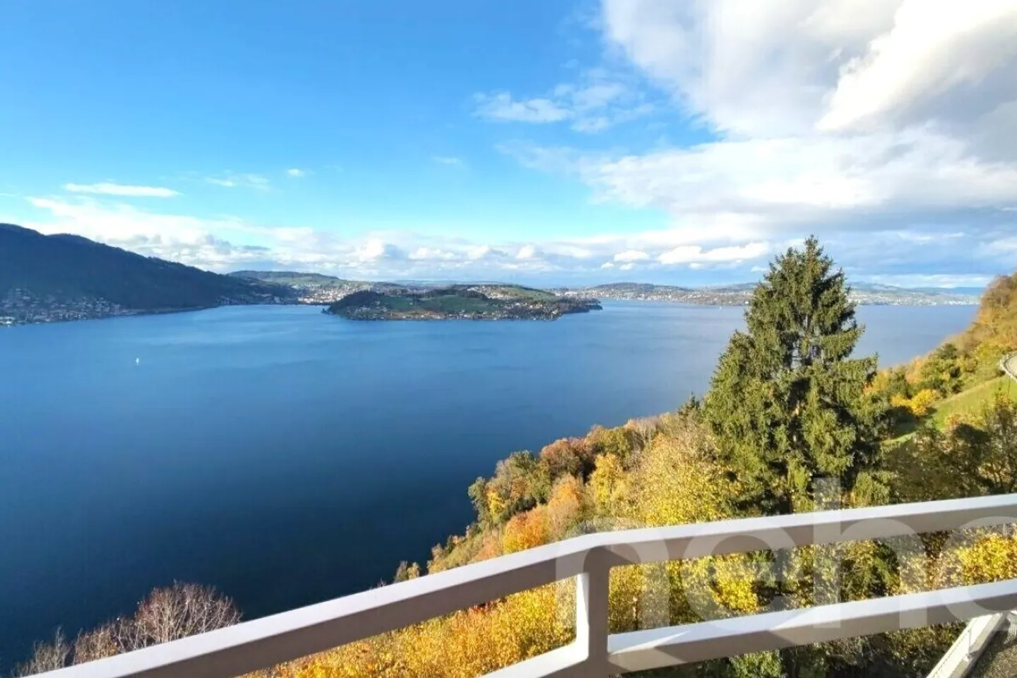 Appartamento affascinante di 3,5 locali con vista mozzafiato sul lago e sulle montagne - Foto 1 di 12