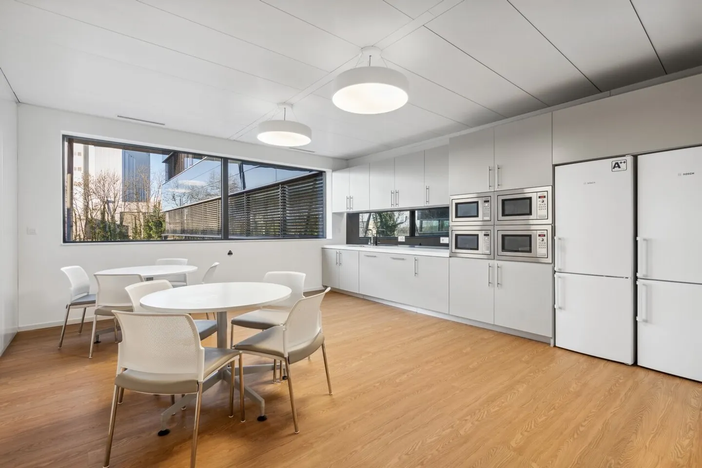 385 m² Büro zu vermieten in Terre Bonne - Foto 3 von 9