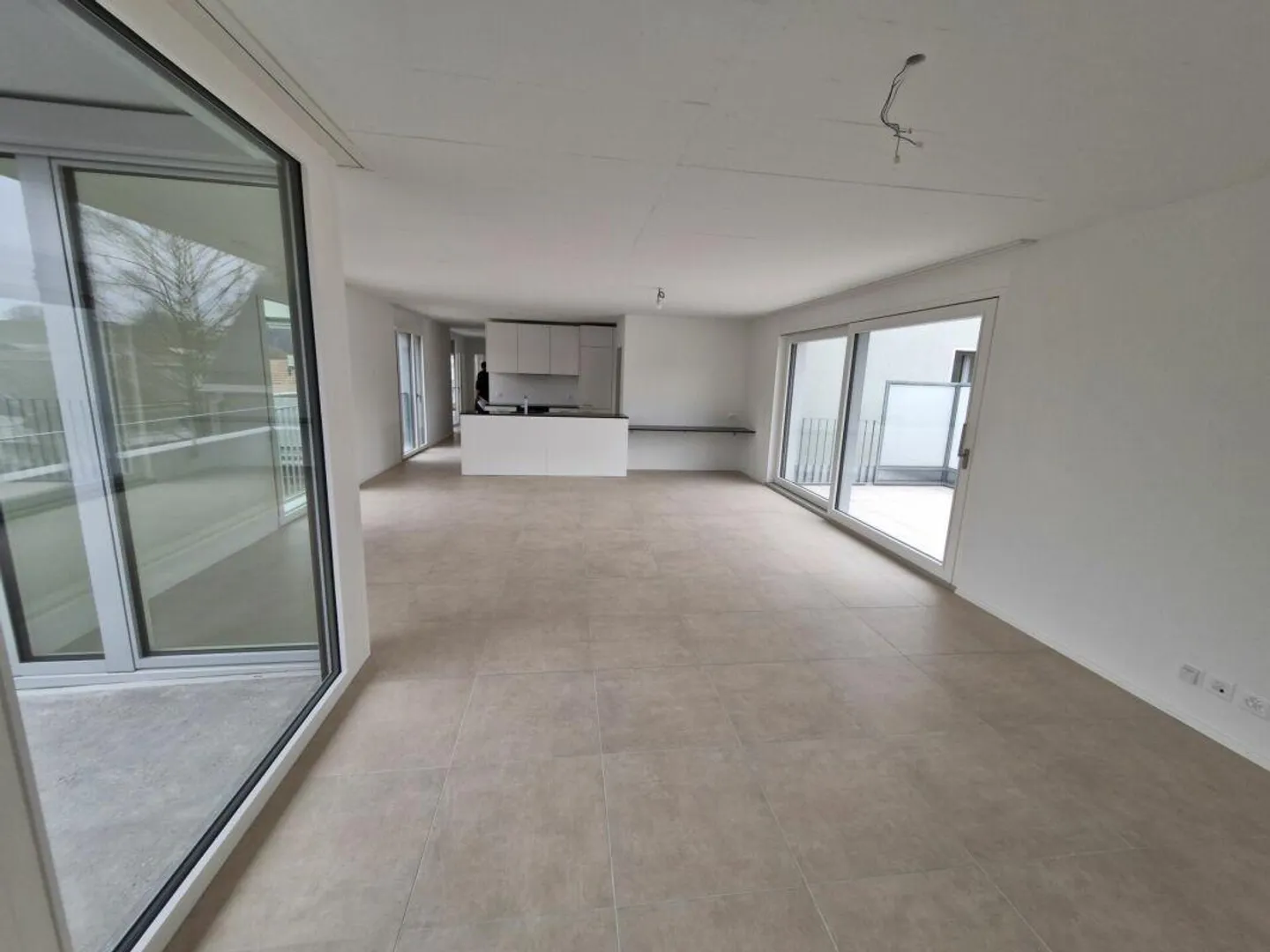 As new large 3.5 room attic apartment - Photo 2 of 14