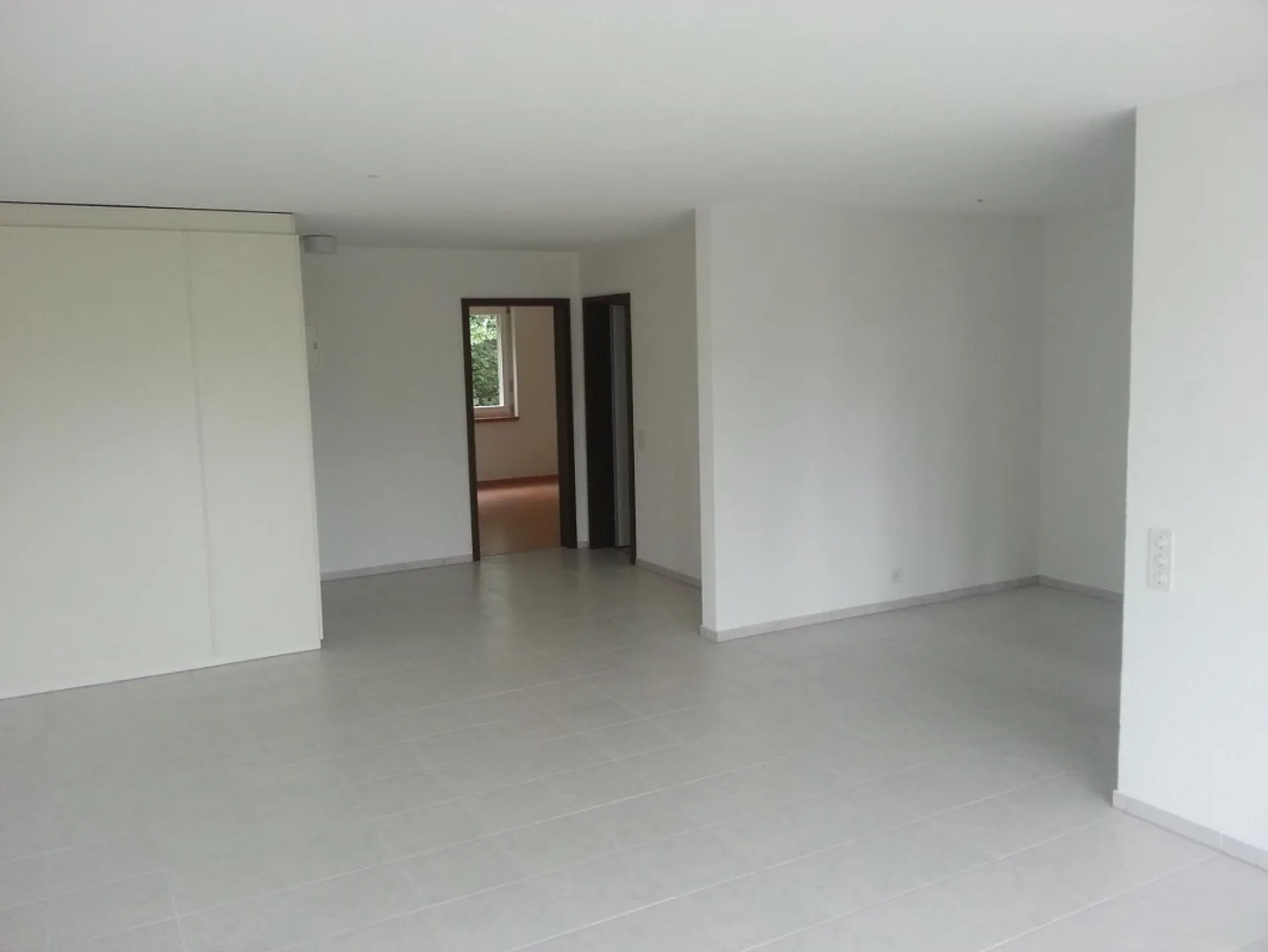 3 1/2 Room Ground Floor Apartment with Sunny Patio - Photo 9 of 19
