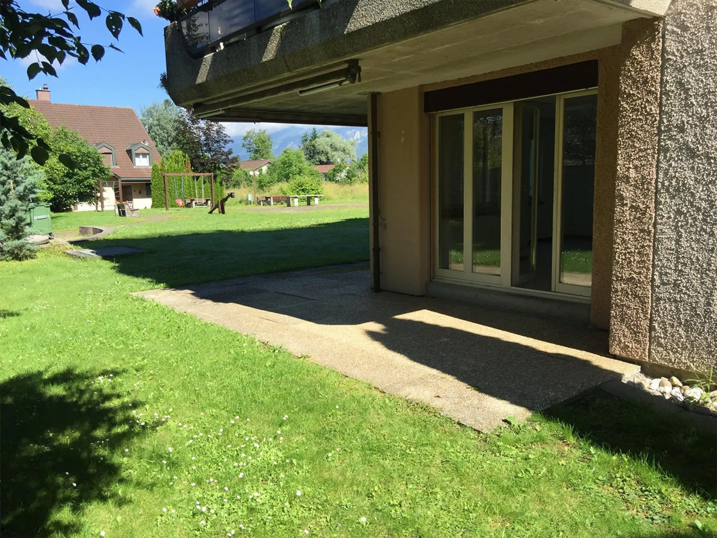 3 1/2 Room Ground Floor Apartment with Sunny Patio - Photo 19 of 19