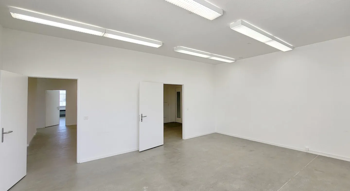 "Bezugsfertige Gewerbefläche mit 1'000 kg/m² Bodenlast!" - Foto 11 von 13