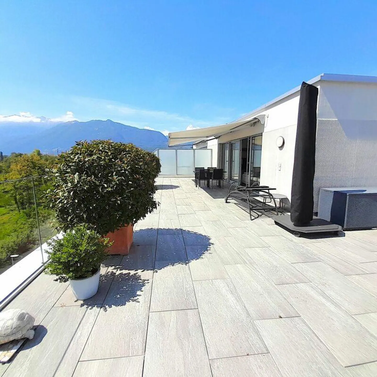 Fabulous duplex penthouse in Locarno - Parcolago Residence - Photo 6 of 12