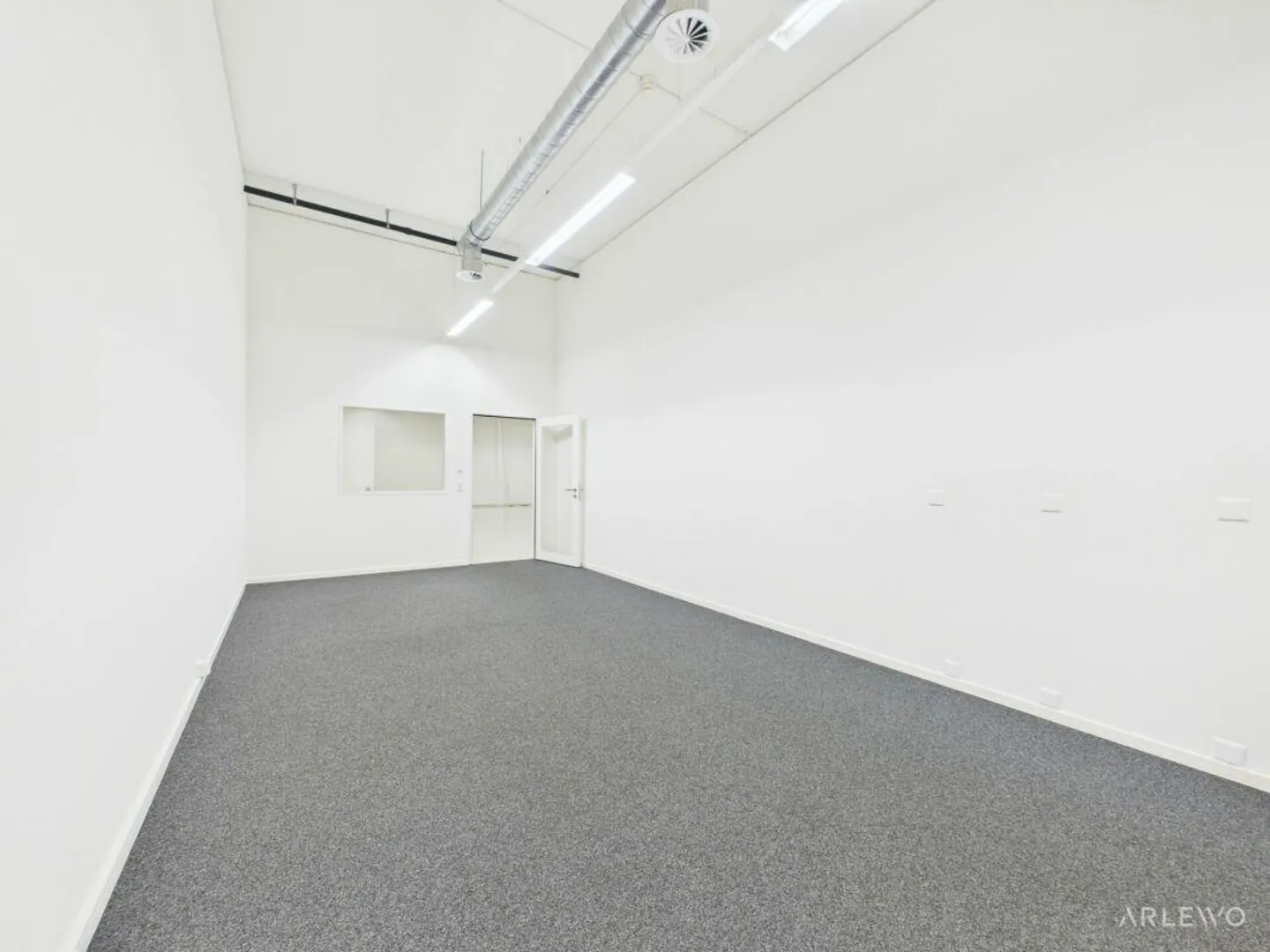 Large commercial space with many usage possibilities - Photo 6 of 21