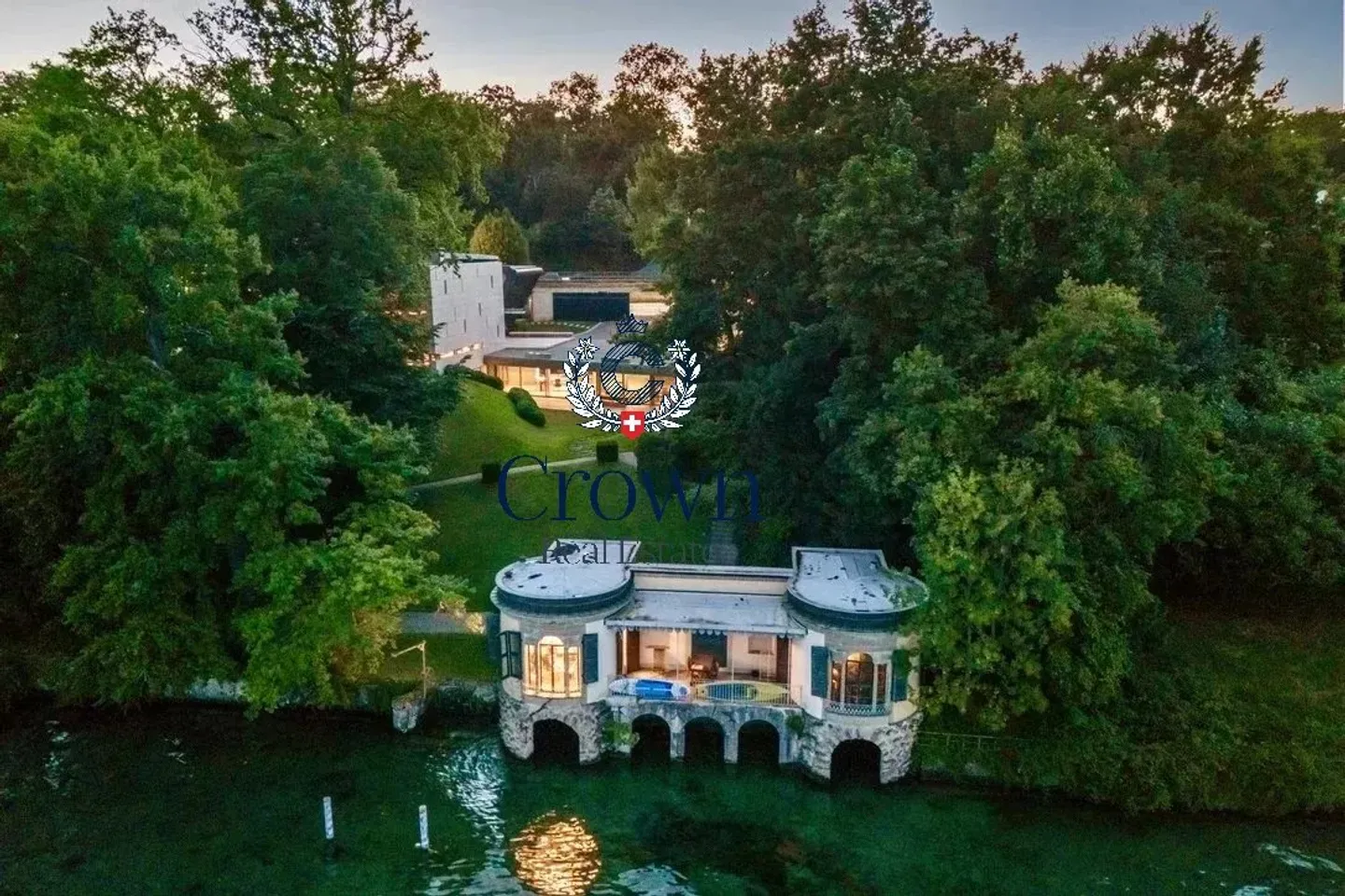 Contemporary Villa by Lake Geneva - Photo 3 of 64