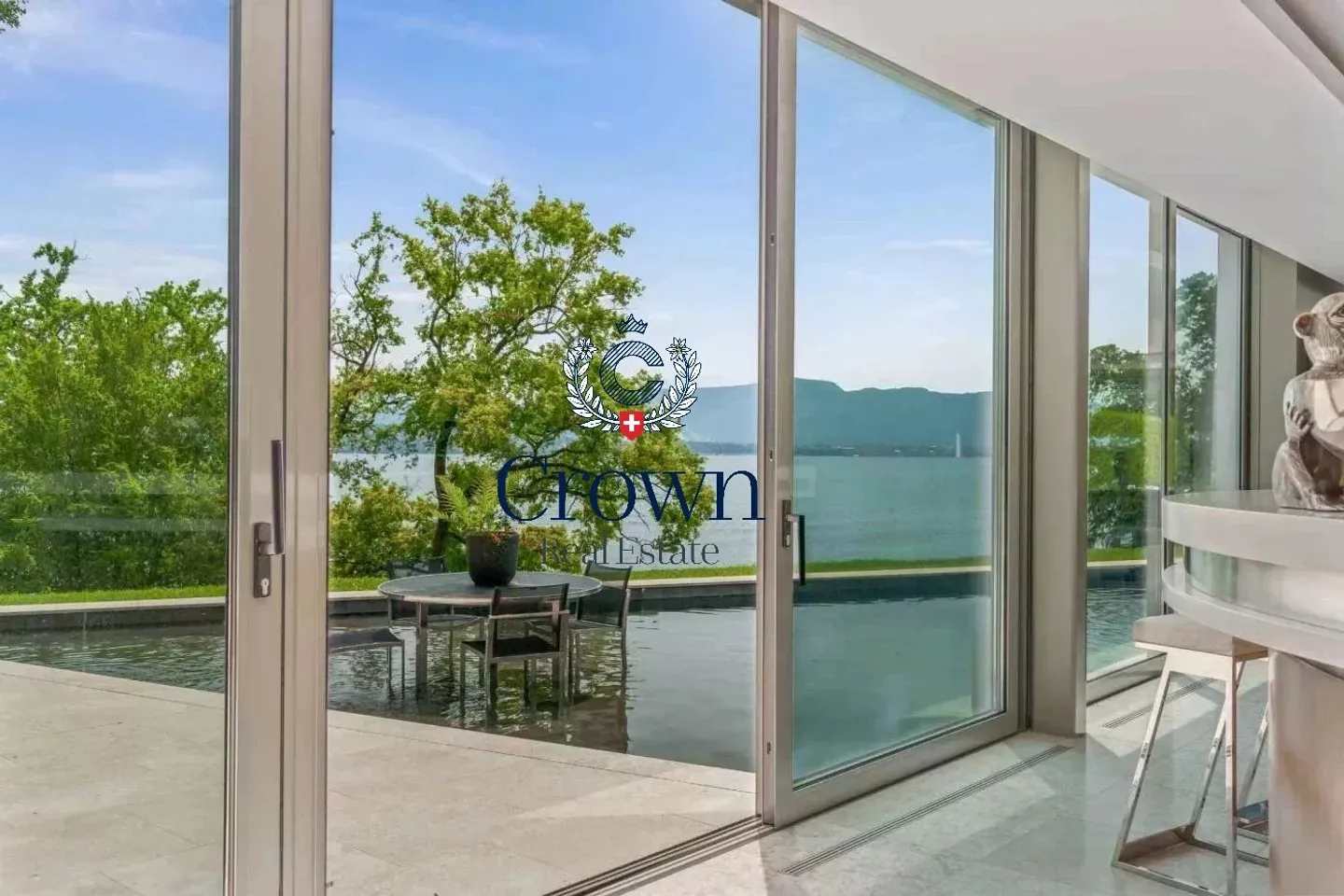 Contemporary Villa by Lake Geneva - Photo 9 of 64