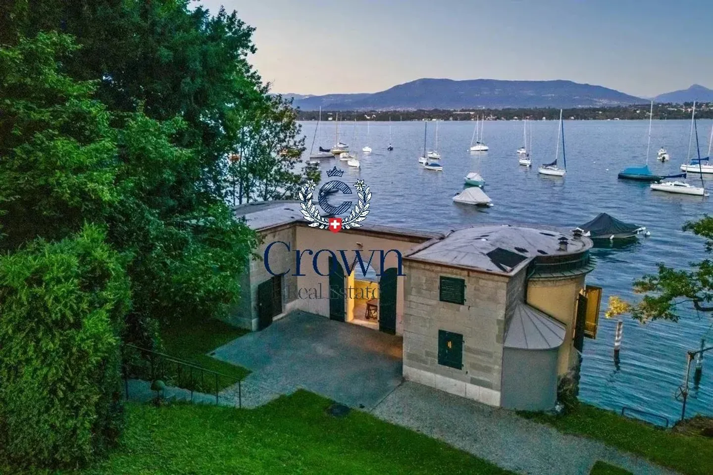 Contemporary Villa by Lake Geneva - Photo 24 of 64