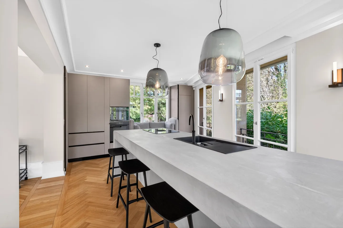 An exceptional residence close the lake - Photo 8 of 24