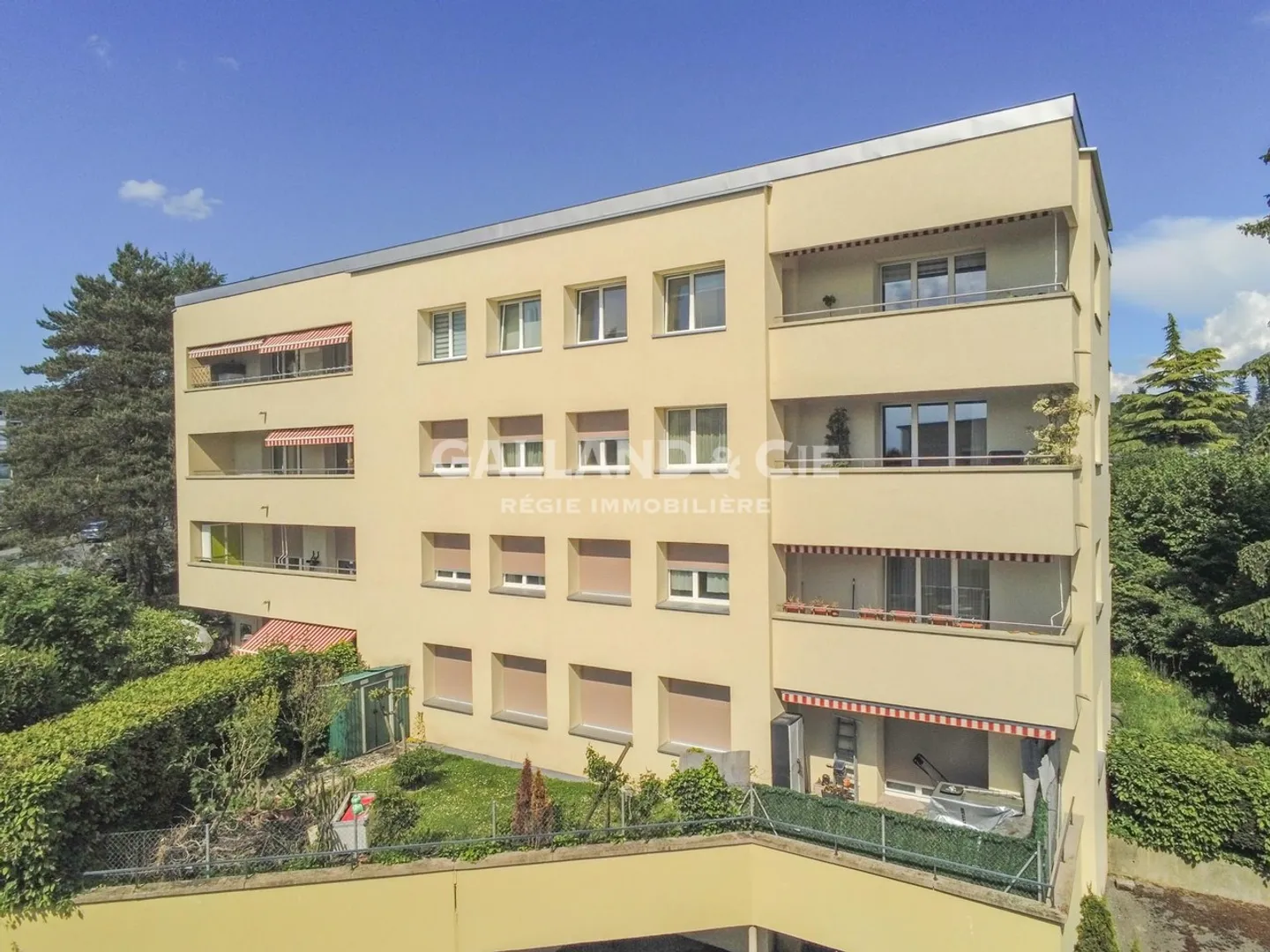 4-room apartment on the 1st floor with balcony - Photo 1 of 2