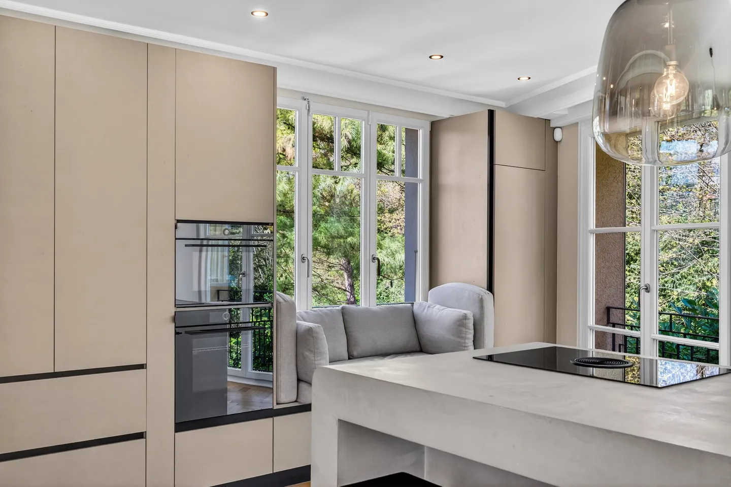 An exceptional residence close the lake - Photo 9 of 24