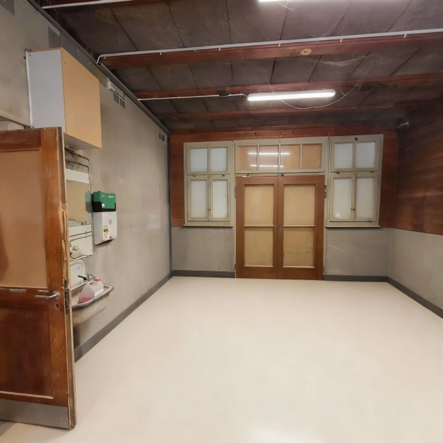 Commercial and Office Space at Nieder-Oberurnen Station - Photo 4 of 7