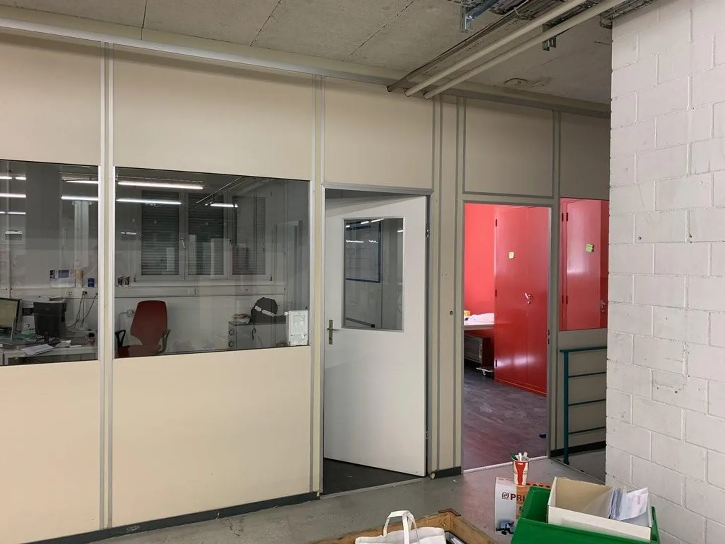 Spazio di stoccaggio accessibile vicino al confine - Foto 4 di 8