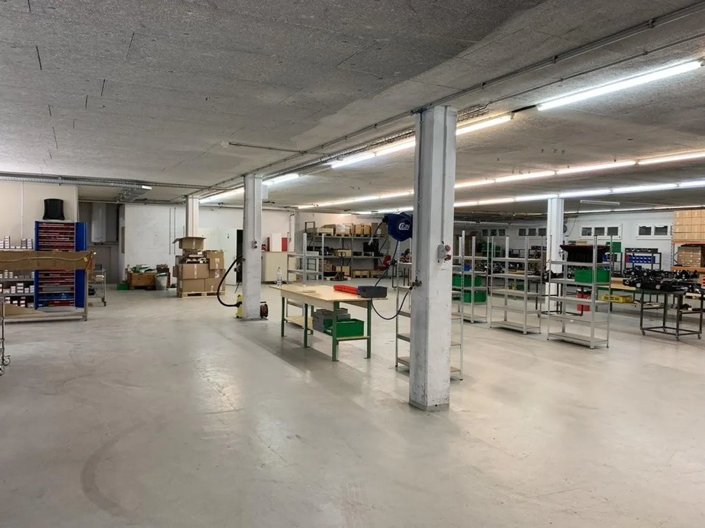 Spazio di stoccaggio accessibile vicino al confine - Foto 5 di 8