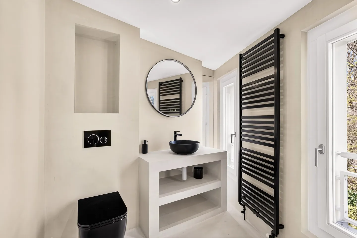 An exceptional residence close the lake - Photo 19 of 24