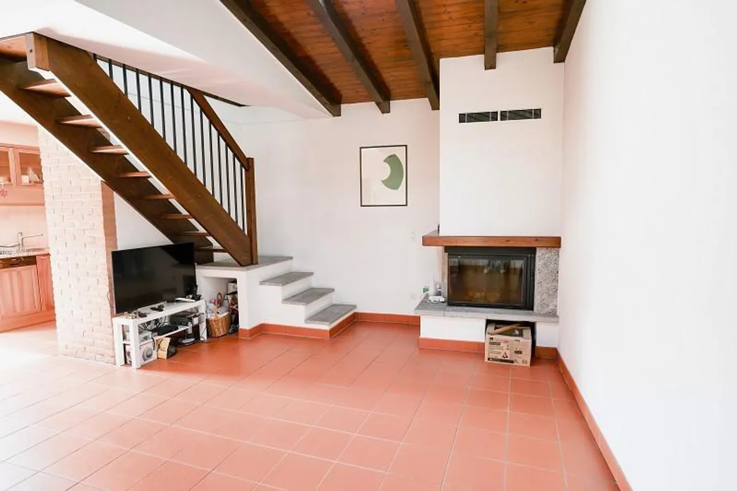 Casa con 3 appartamenti, centrale, soleggiata, tranquilla - Foto 3 di 36