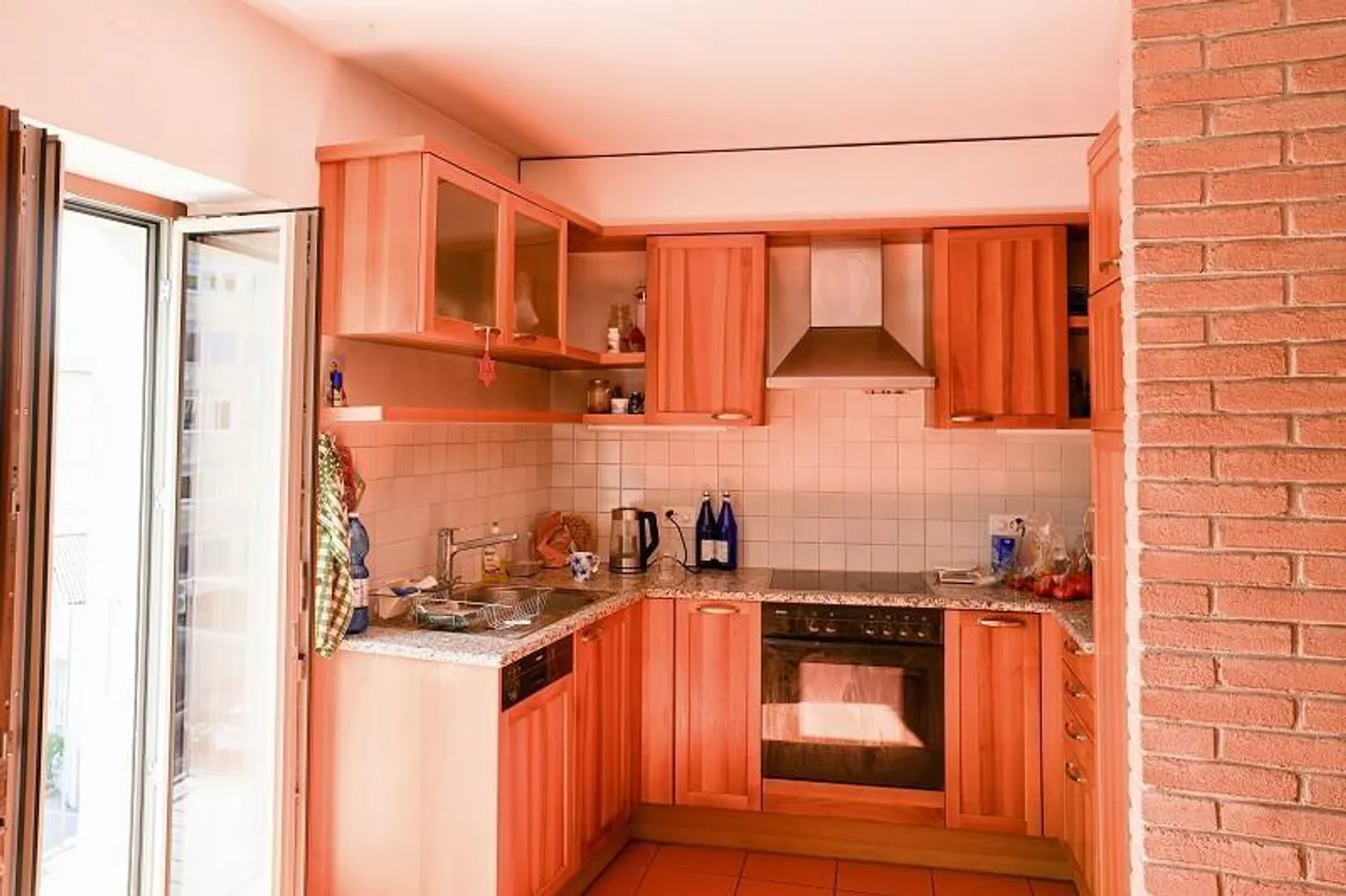 Casa con 3 appartamenti, centrale, soleggiata, tranquilla - Foto 6 di 36