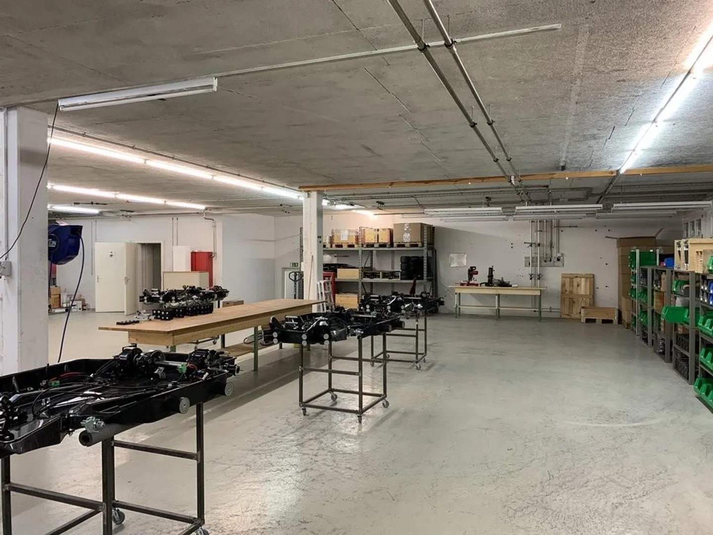 Spazio di stoccaggio accessibile vicino al confine - Foto 1 di 8