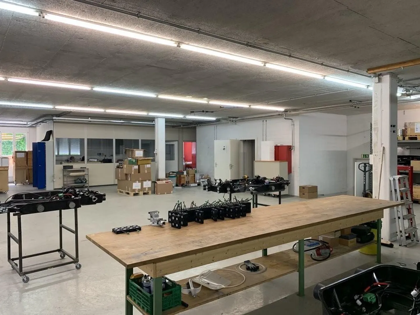 Spazio di stoccaggio accessibile vicino al confine - Foto 2 di 8