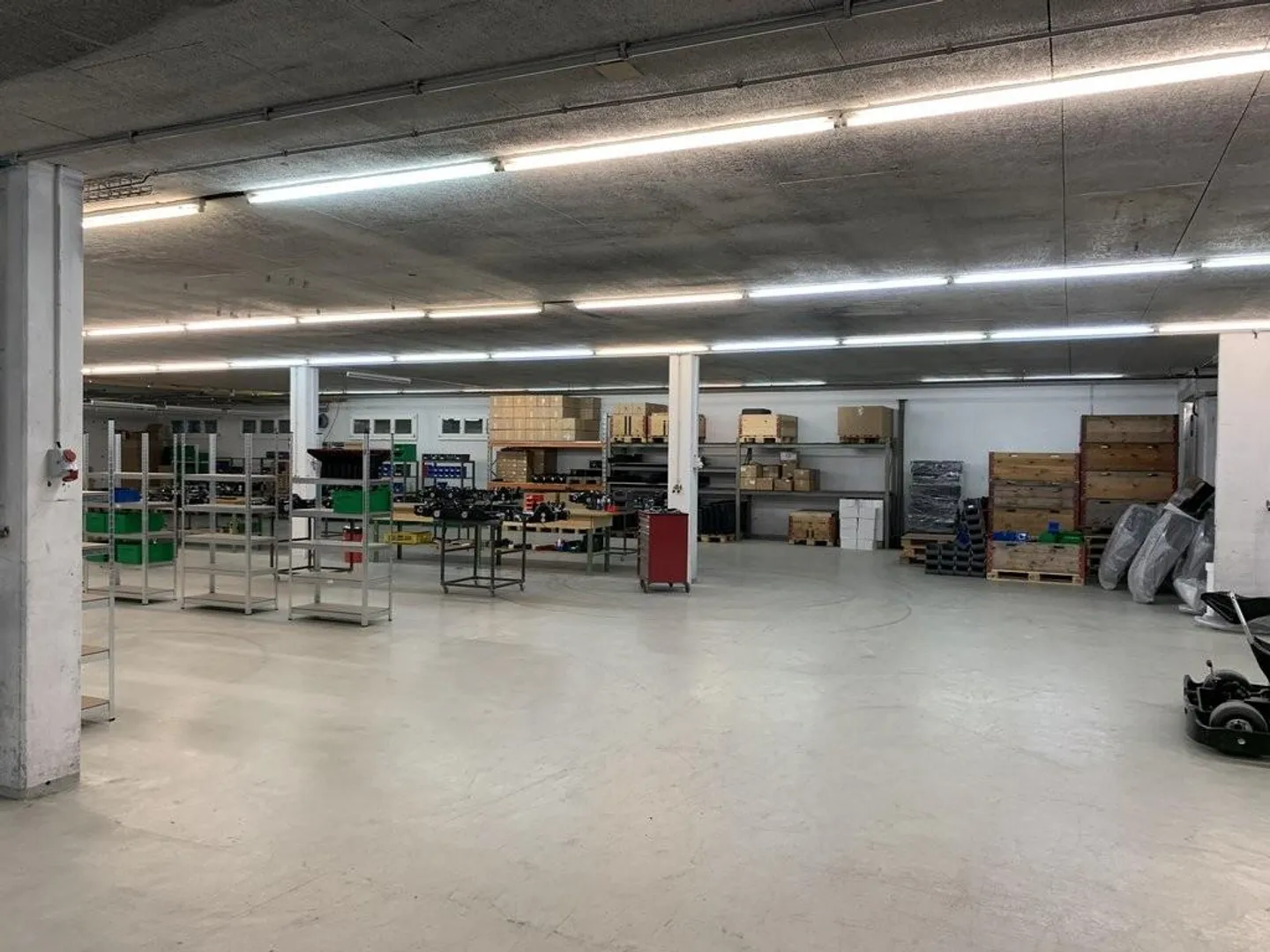 Spazio di stoccaggio accessibile vicino al confine - Foto 3 di 8