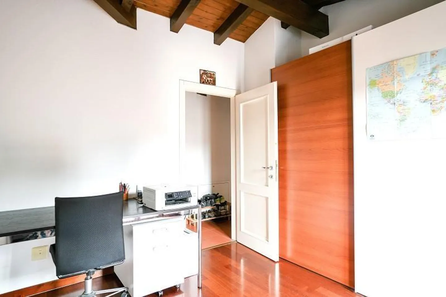Casa con 3 appartamenti, centrale, soleggiata, tranquilla - Foto 8 di 36