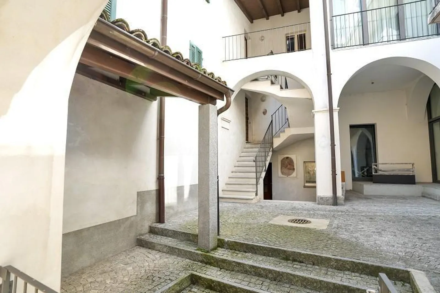 Casa con 3 appartamenti, centrale, soleggiata, tranquilla - Foto 31 di 36
