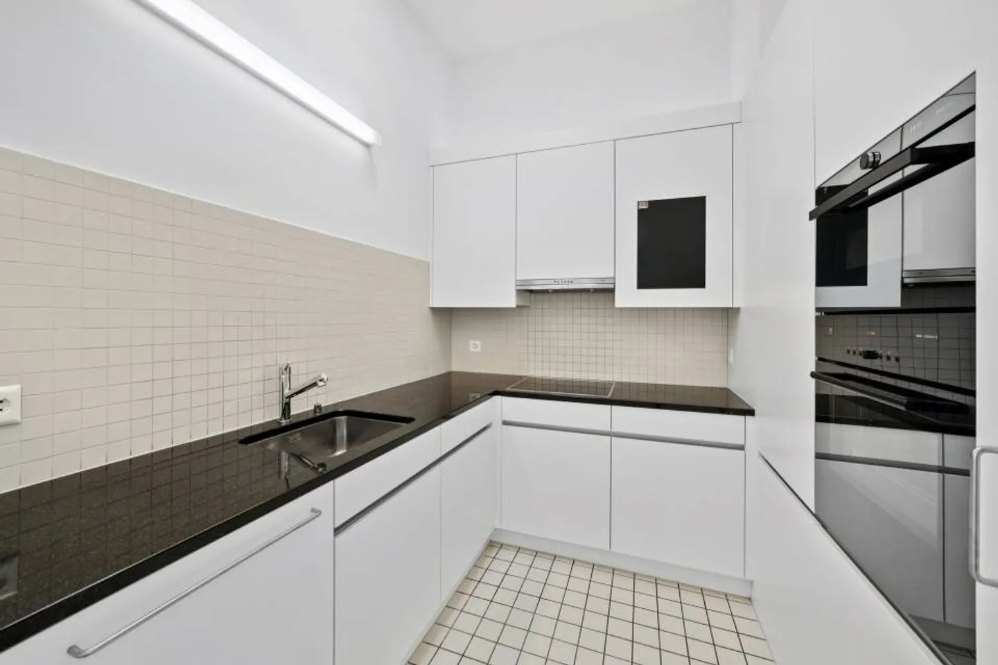 Contemporary duplex in half-levels with loggia, independent studio and - Photo 5 of 6