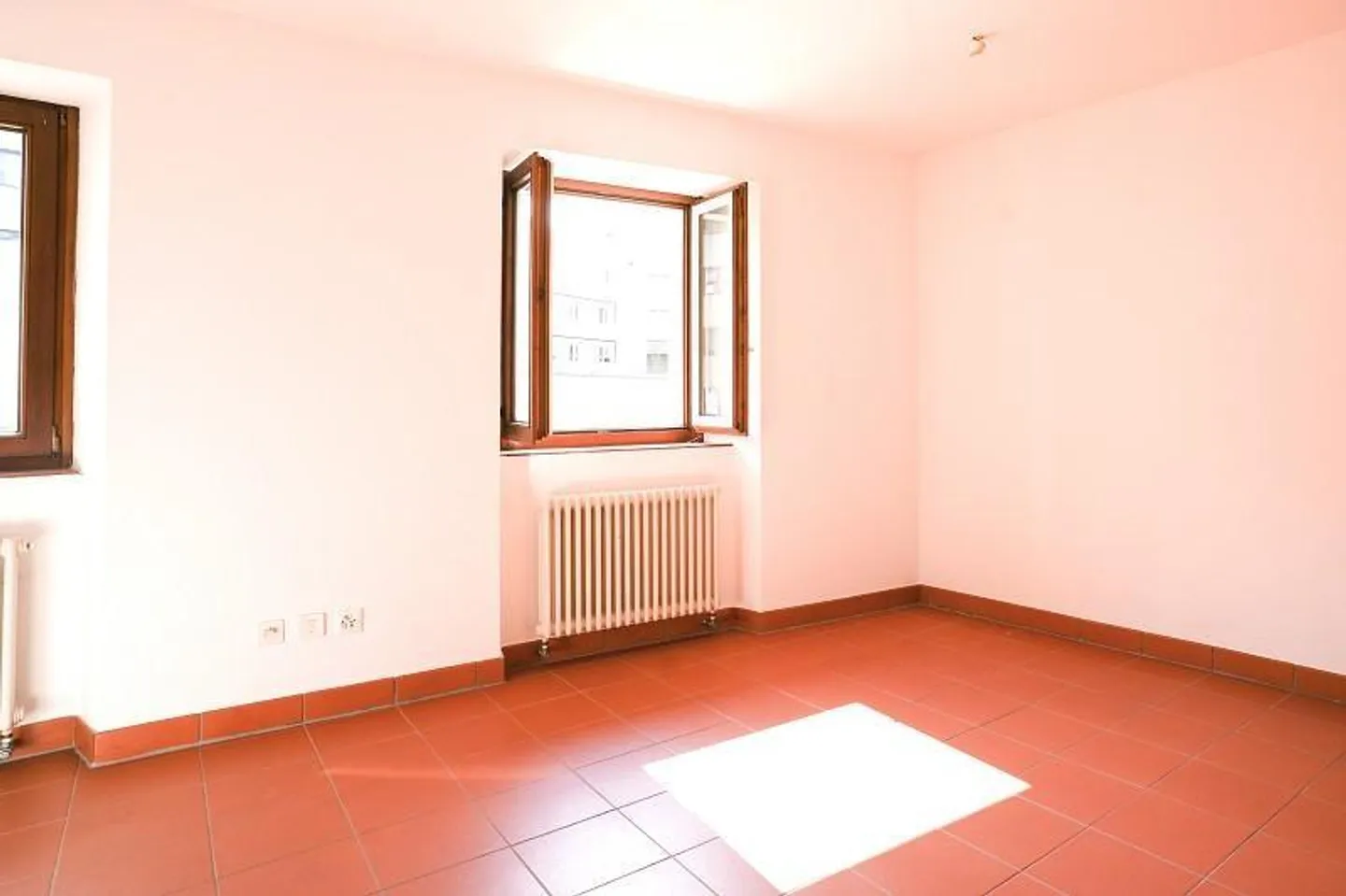 Casa con 3 appartamenti, centrale, soleggiata, tranquilla - Foto 21 di 36