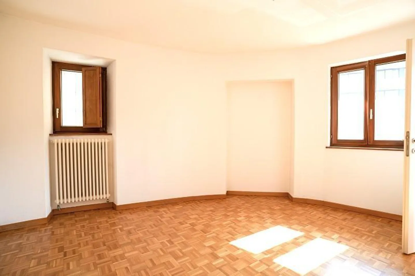 Casa con 3 appartamenti, centrale, soleggiata, tranquilla - Foto 22 di 36