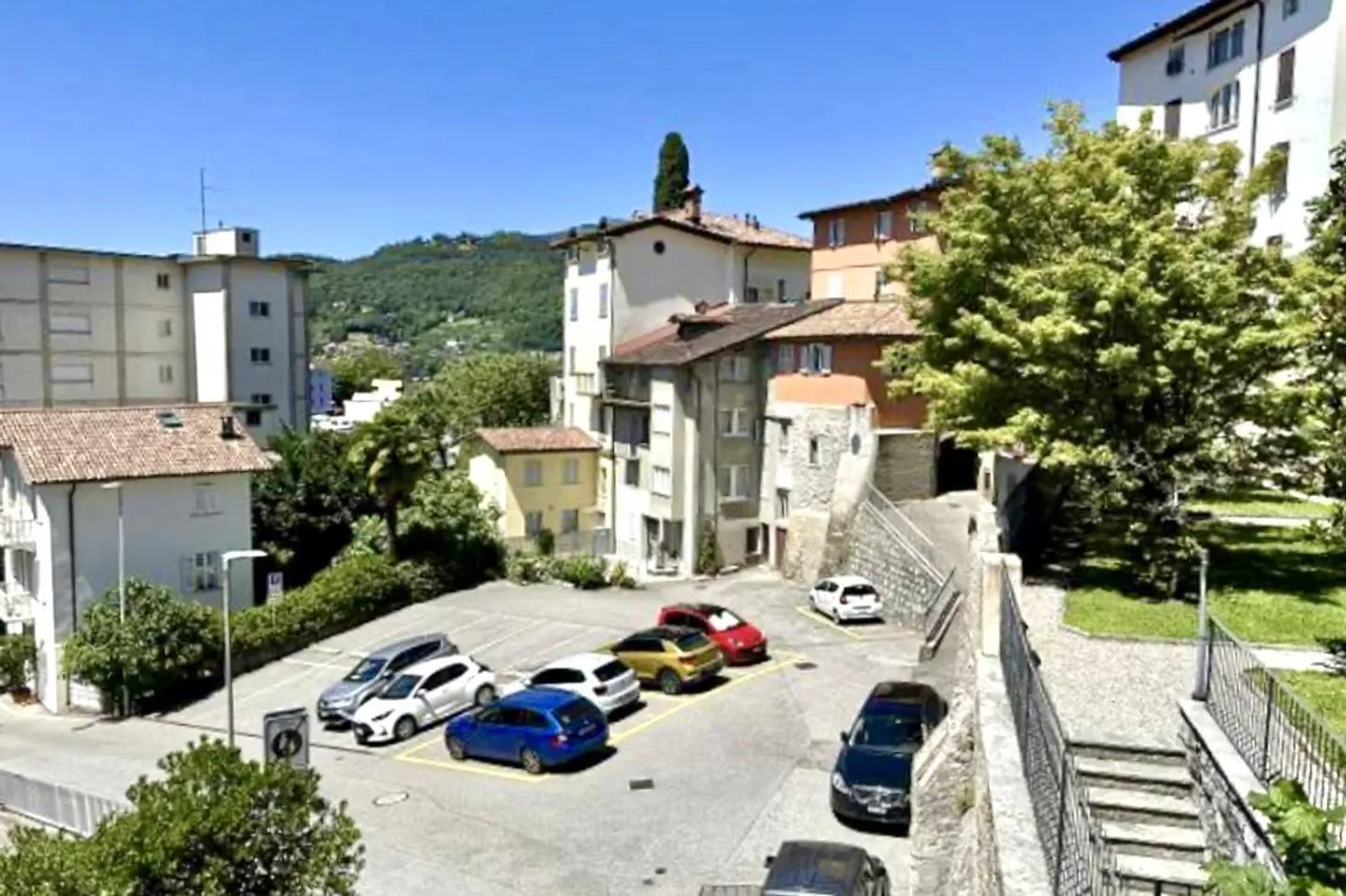 Casa con 3 appartamenti, centrale, soleggiata, tranquilla - Foto 29 di 36