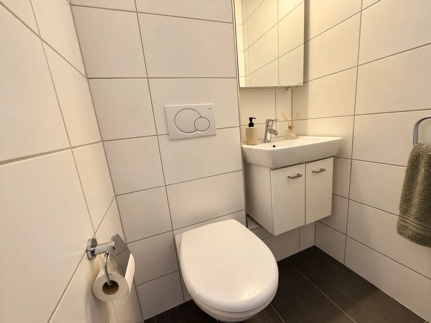 Nouvel appartement meublé de 3,5 pièces avec balcon et belles vues à Zürich Oerlikon - Photo 6 sur 8