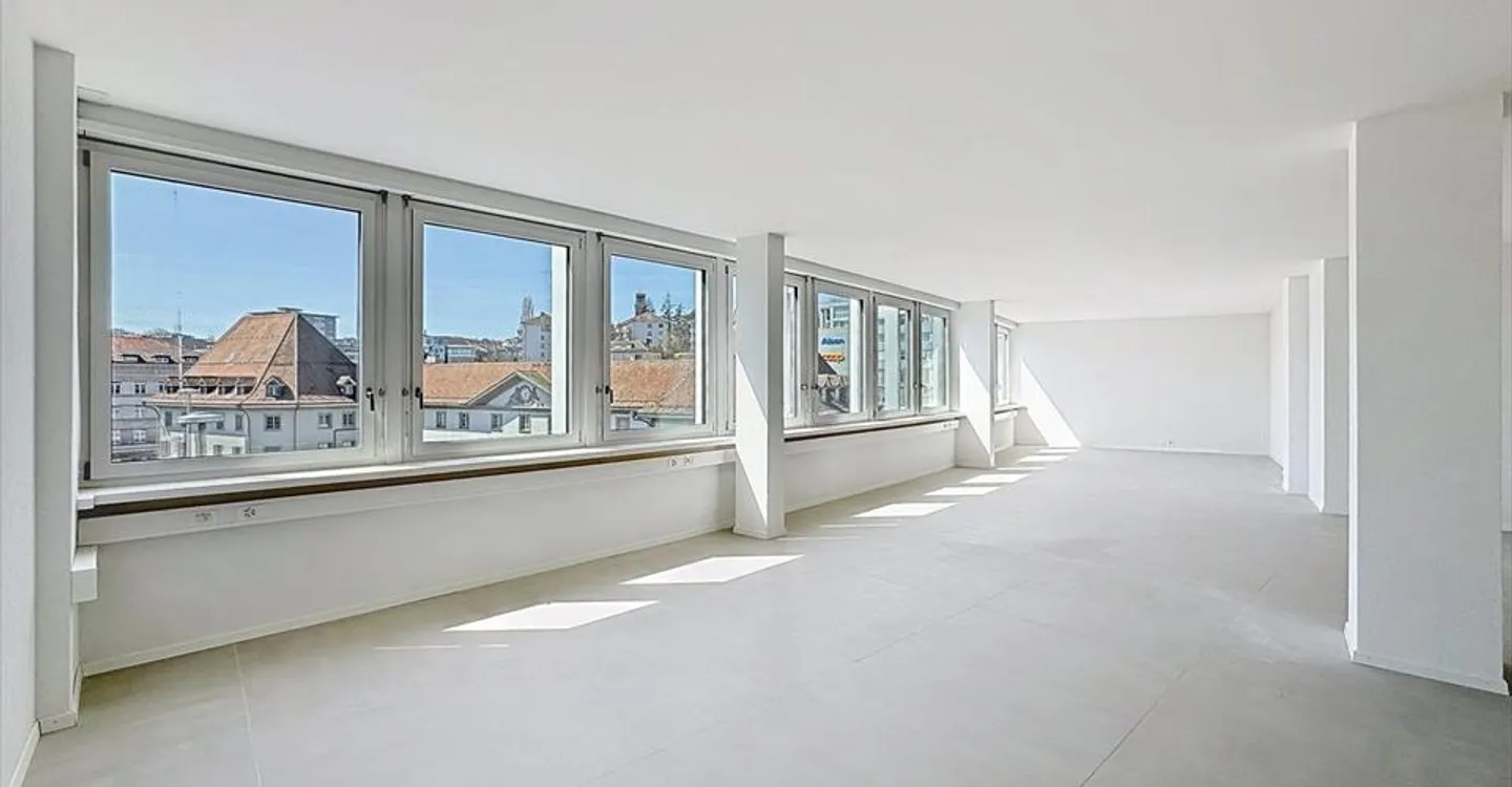 Mixed-use building for rent - Photo 6 of 7